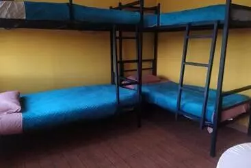 تختخواب و صبحانه Hostal Alejandra
