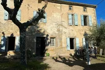 ベッドアンドブレックファースト Les 3 Platanes