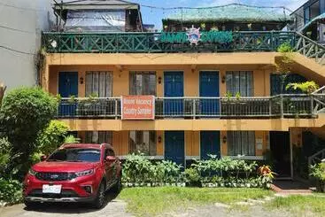 Auberge Country Sampler Inn