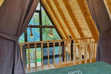 Bed and Breakfast Ri̇ze Sereni̇ty Bungalov