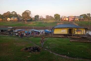 Auberge Hôtelière Leticias Guest House