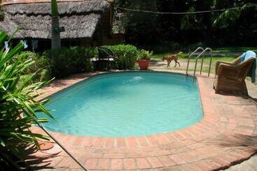 Hotel Nkhudzi Beach Lodge