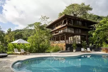 ホテル Playa Cativo Lodge