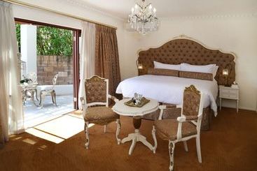 פנסיון Rexford Manor Guesthouse