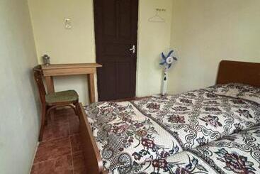 هتل Guest House Bee