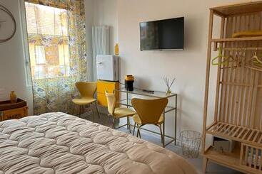 Pensió Comfort Accommodation Room & Le Camere