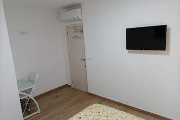 פנסיון Guest House Lana Denia