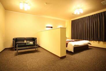 Отель Swing Kobe   Adults Only