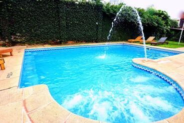 Hosteria Casa Blanca Iguazu