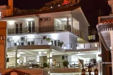تختخواب و صبحانه Mala Plaza