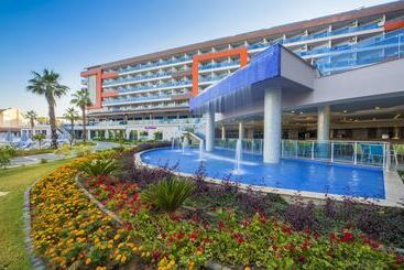 Hotel Lonicera Resort & Spa