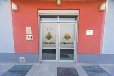 Szálloda Piramida