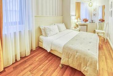 ホテル Tiara Buyukada