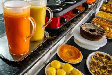 ホテル Piramide Pituba   Av Paulo Vi