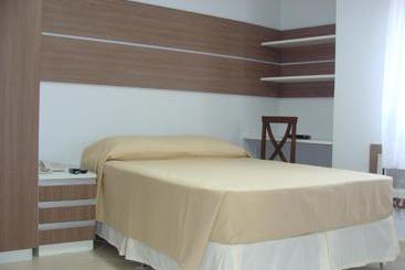 هتل Akropolis Mar