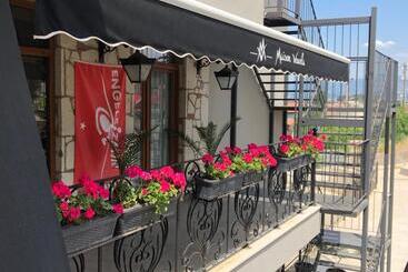 Отель Maison Vourla