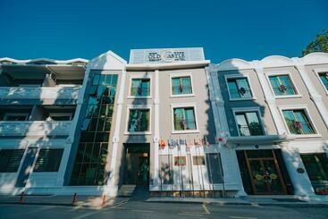 Hotelli Ener Old Castle Resort