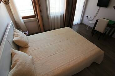 Hotelli Karaburun Konak