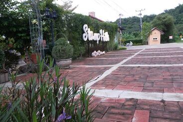 فندق Stamp Hills Resort & Restaurant