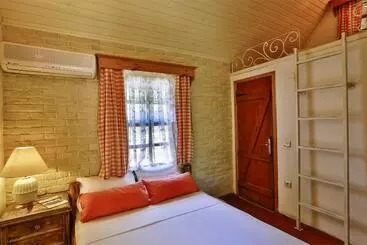 Hotel Tranquilla River Lodge Adults Only