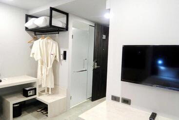 Отель We Terminal