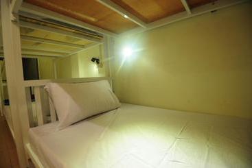 Phi Phi Bucket Hostel