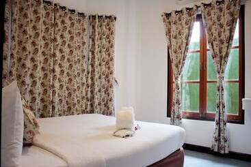 Pruksa Valley Resort   Hostel