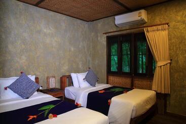 Lomakeskus Azalea Village