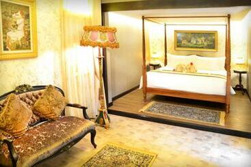 منتجع Chuchaiburi Sri Amphawa