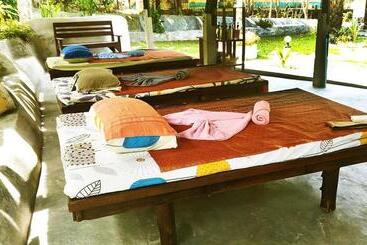 リゾートホテル Flower Power Farm Village