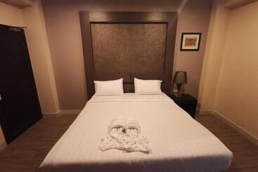 هتل Metro Residence