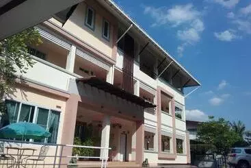 هتل Santipran Place
