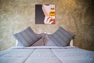 膳宿费 Baan Rom Talay