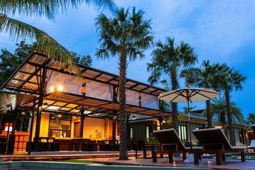 Aroonsawad Riverview Resort