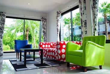 Aroonsawad Riverview Resort