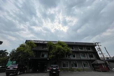 Отель Huernnana Jomsawan