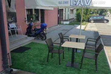 اقامتگاه Guesthouse Villa Inn