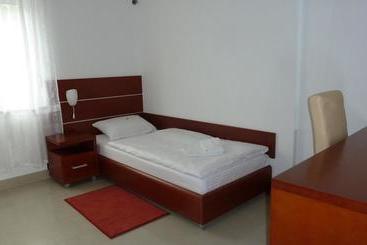 اقامتگاه Guesthouse Villa Inn