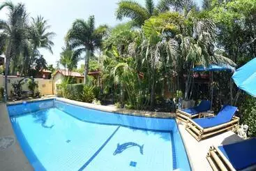 Resort Sanuk Bungalows