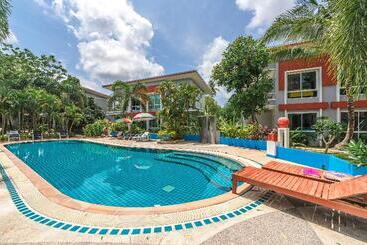 The One Cozy Vacation Residence Sha