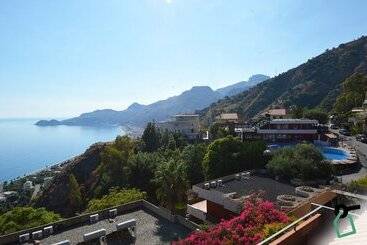 호텔 Hotiday Village Letojanni Taormina