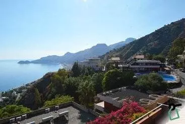 ホテル Hotiday Village Letojanni Taormina
