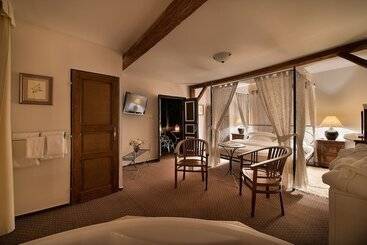 호텔 Chateau Loucen Garden Retreat