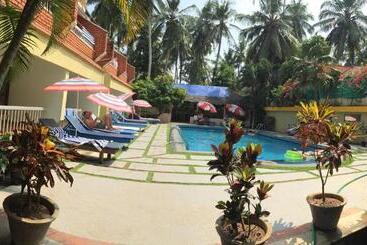Otel Thushara