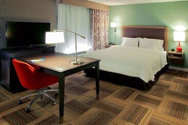 هتل Hampton Inn & Suites Moore
