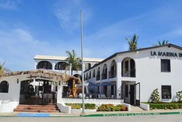 Hotelli La Marina Inn