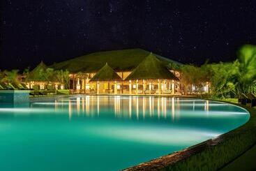 استراحتگاه Cocoon Maldives  All Inclusive