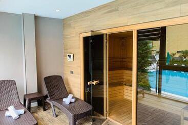 هتل Neptun Kvariati