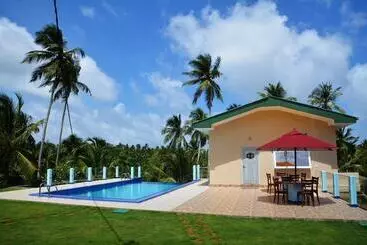 Hotel The Hilltop Boosa