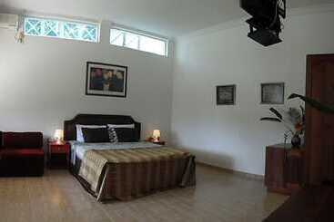 ホテル The Hilltop Boosa